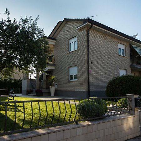 אומאג Apartments Tamara מראה חיצוני תמונה